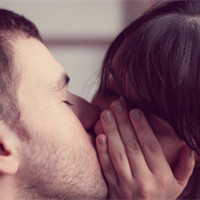 情侣接吻头像    这是感情的升华和热烈头像图片
