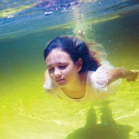 漂感觉的非主流意境头像：水下慢之游头像图片