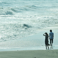 对着大海大声说我爱你 爱情甜蜜的海边情侣头像头像图片
