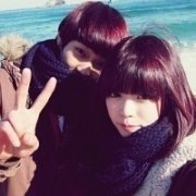 超唯美意境QQ情侣头像街上的女人穿得很危险 但长得很安全