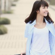 阳光型情侣头像你也不应该给我说话