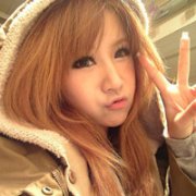 唯美情侣头像两张男孩喜欢她穿裙子高跟鞋