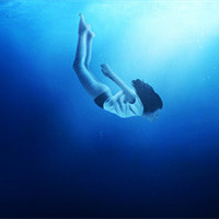 我就静静的不说话 莫名伤感水下女生头像头像图片