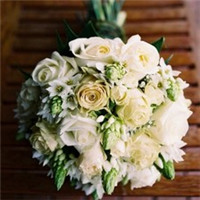 我手捧鲜花只为等候你 唯美结婚捧花头像头像图片