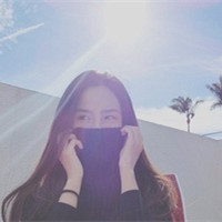 四叶草在未来唯美盛开 清丽脱俗美美哒女生头像头像图片