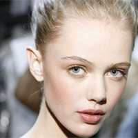 回忆那张熟悉的脸 知性熟女范儿女生头像头像图片