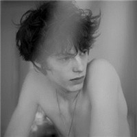 灰色欧美男生头像图片精选头像图片