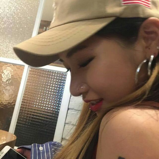 体态娴淑女生头像图集头像图片