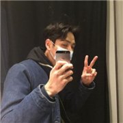 总有那么一个我们爱的人陪伴自己左右 然后孤单的离去