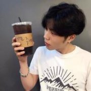 我愿意当个听众安慰你的痛保护着你从始至