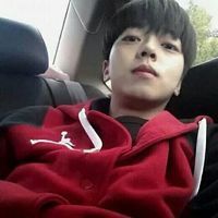 天性就是狼就算笑牙齿也带着血头像图片