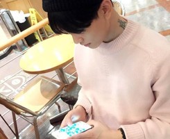 一颗红豆三两相思头像图片