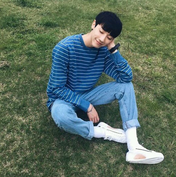 ：戎马一生头像图片