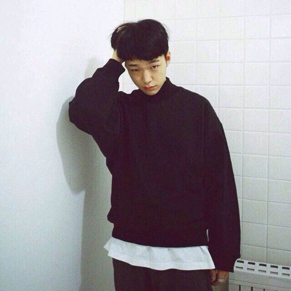 爱让人卑微头像图片