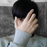 在这个暧昧比恋爱更泛滥的年代 单身其实也是一件奢侈的事头像图片