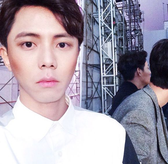 谁愿与我为友哪怕我不善言辞不苟言笑无利可图头像图片