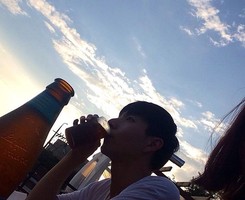 手里旧人头像图片