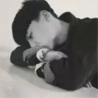 黑白男帅酷头像望着他的背影不觉就开始流泪头像图片