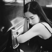 沉默女生的黑白头像头像图片