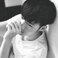 黑白男生伤感头像头像图片