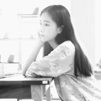女生安静的黑白头像头像图片