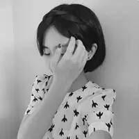 黑白有气质的头像 念意太深头像图片