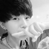 孤单的黑白头像：回忆太沉醉头像图片