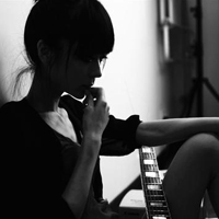 难忘最初的QQ黑白头像:心痛又何必多回忆头像图片