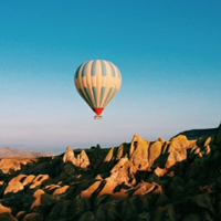 在天空里半飞的风景QQ热气球头像：向往，经历
