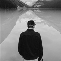 最新男生黑白背影伤感头像大全头像图片