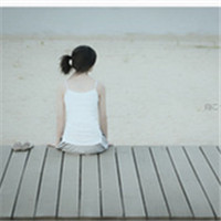 海边孤独伤感的女生头像头像图片