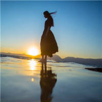 往事重提是折磨伤感女生唯美头像头像图片