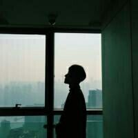 失恋后的男生伤感头像头像图片