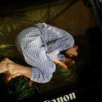 悲痛欲绝的男生伤感头痛头像图片