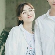 qq头像情侣 忘记伤和痛，让我们手牵着手