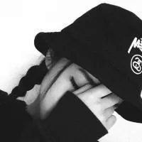 黑长直的悲欢离合qq头像头像图片