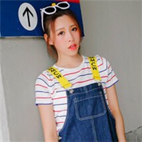 前额上的白色边框眼镜qq头像头像图片