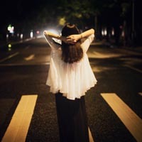 孤独的背影夜景头像图片