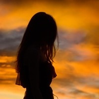 黄昏下的孤单投影头像图片