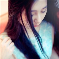 黑长直的感伤侧颜头像图片