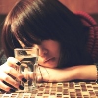 无助的悲伤头像图片