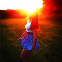 夕阳下的奔放头像图片