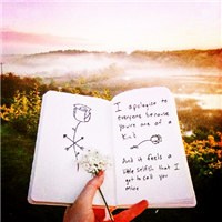 带上书本去旅游头像图片