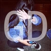 女生带志龙头像图片