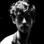 黑色头正酷帅拽