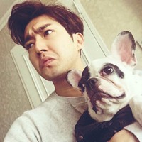 崔始源与狗狗头像图片
