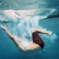 一个人的海边有些孤寂头像图片