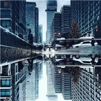 城市雨水反射的平行世界头像图片