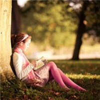 女生看书唯美头像图片