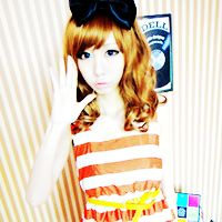 亮色系妹子头像图片